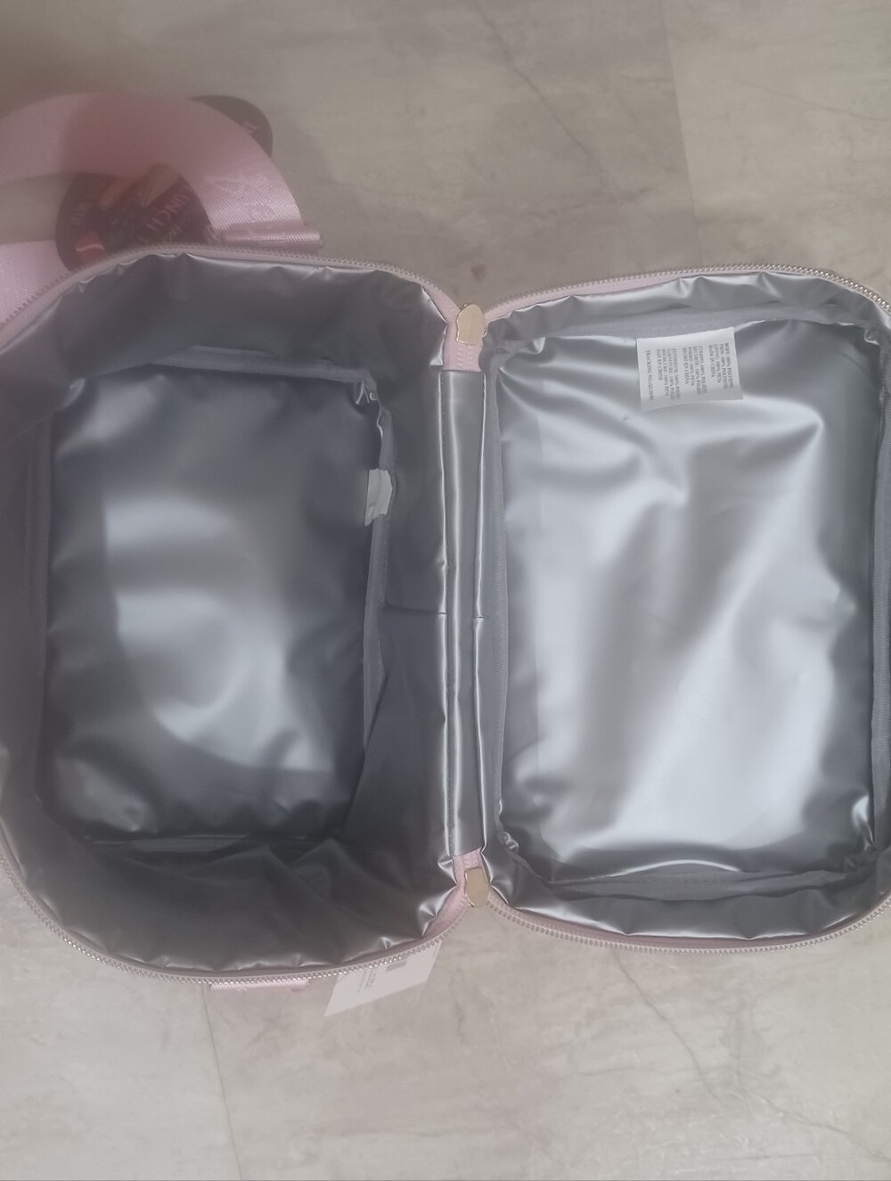 NWT Bestsy Johnson Insulated Lunch Tote. ๐ - Picture 6 of 6